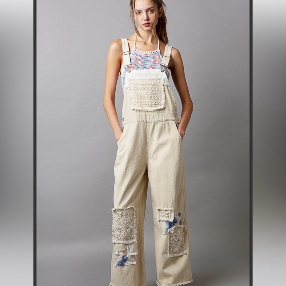 ❤️‍🔥LAST CHANCE ❤️‍🔥NWOT 💕 POL Women's Cream Patchwork Overalls